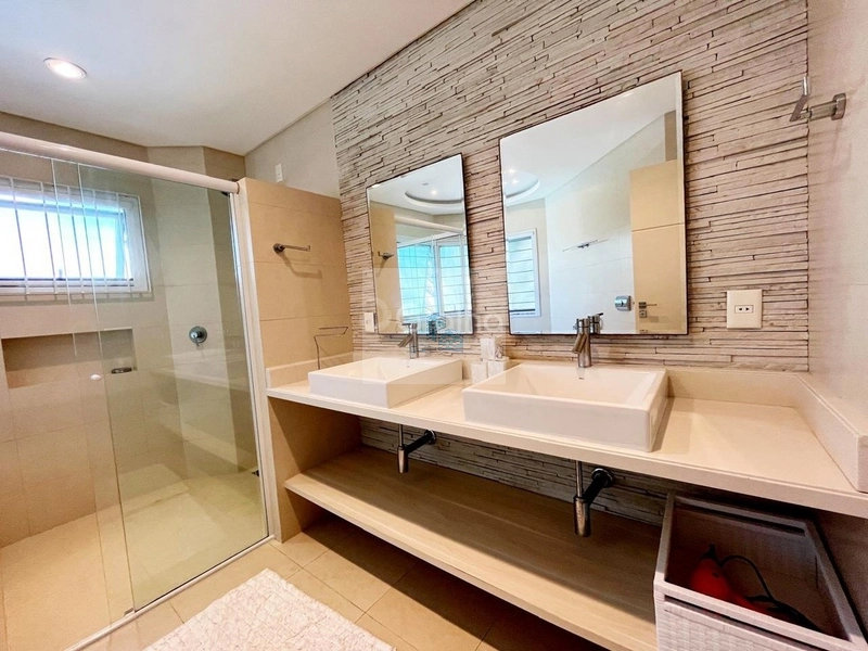 Casa de 551m² com 5 suítes em Jurerê: 14ª foto da galeria de imagens do imóvel