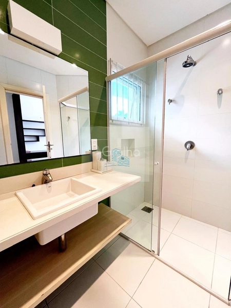 Casa de 551m² com 5 suítes em Jurerê: 22ª foto da galeria de imagens do imóvel