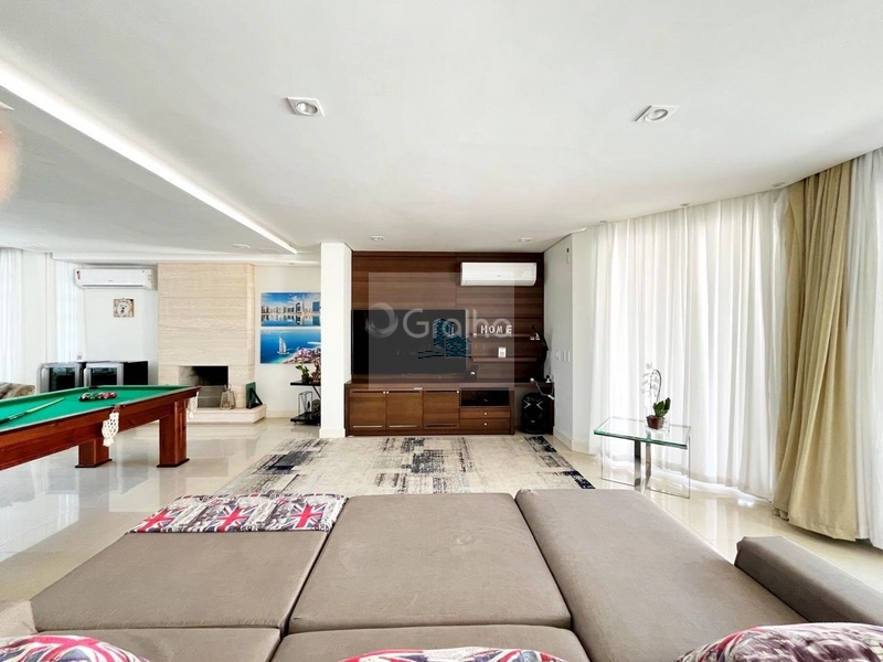 Casa de 551m² com 5 suítes em Jurerê: 2ª foto da galeria de imagens do imóvel
