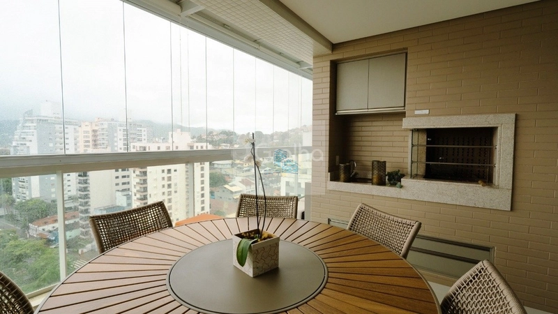 Apartamento de 168m² com 3 suítes na Agronômica: 4ª foto da galeria de imagens do imóvel