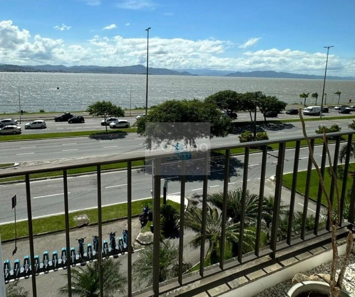 Apartamento de 205m² com 3 suítes na Agronômica: 7ª foto da galeria de imagens do imóvel