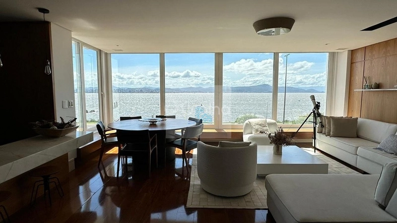 Apartamento de 205m² com 3 suítes na Agronômica: 1ª foto da galeria de imagens do imóvel