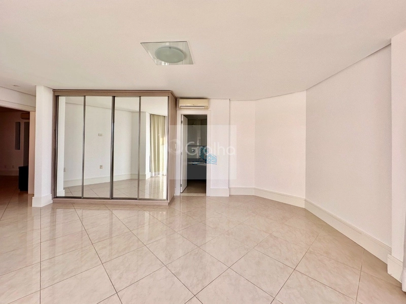 Apartamento de 206m² com 4 quartos sendo 2 suítes na Agronômica: 9ª foto da galeria de imagens do imóvel