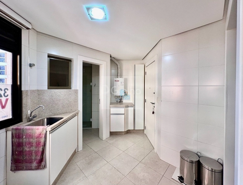 Apartamento de 206m² com 4 quartos sendo 2 suítes na Agronômica: 13ª foto da galeria de imagens do imóvel