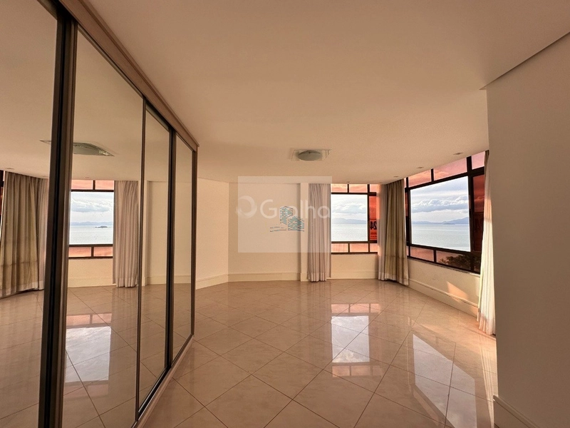 Apartamento de 206m² com 4 quartos sendo 2 suítes na Agronômica: 5ª foto da galeria de imagens do imóvel