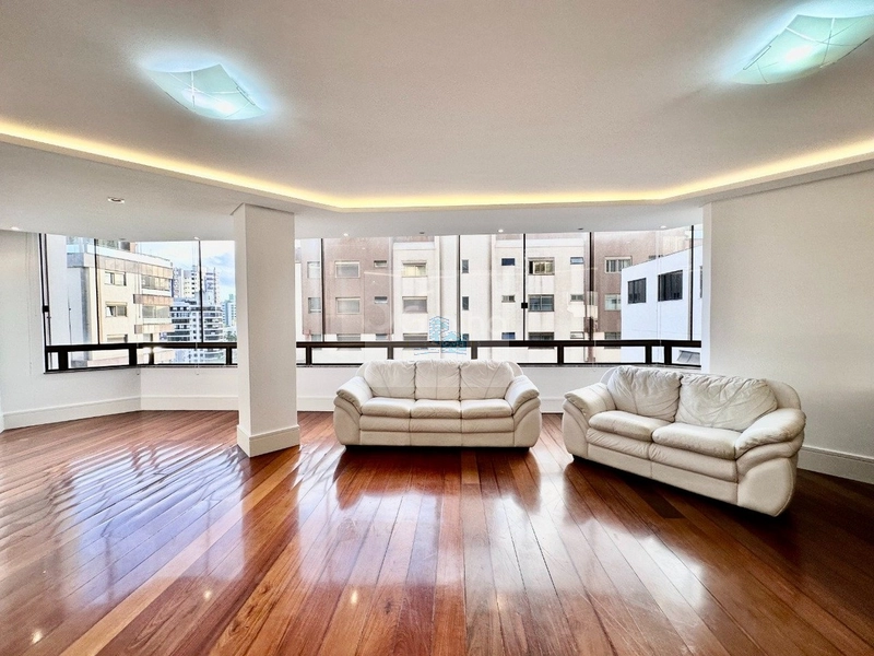 Apartamento de 206m² com 4 quartos sendo 2 suítes na Agronômica: 15ª foto da galeria de imagens do imóvel