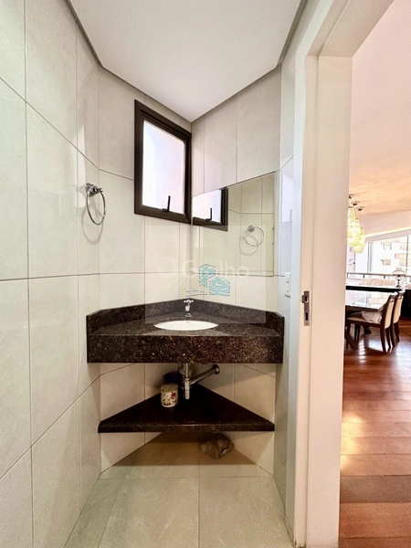 Apartamento de 206m² com 4 quartos sendo 2 suítes na Agronômica: 18ª foto da galeria de imagens do imóvel