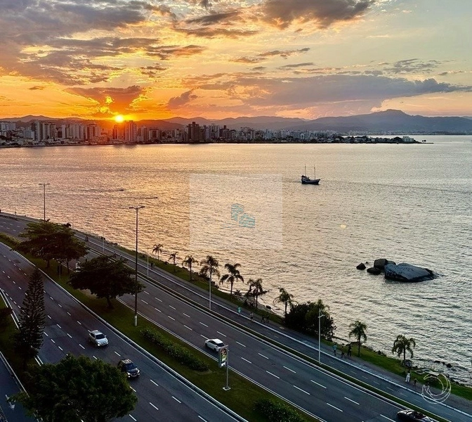 Apartamento de 244m² com 3 suítes no Centro: 26ª foto da galeria de imagens do imóvel