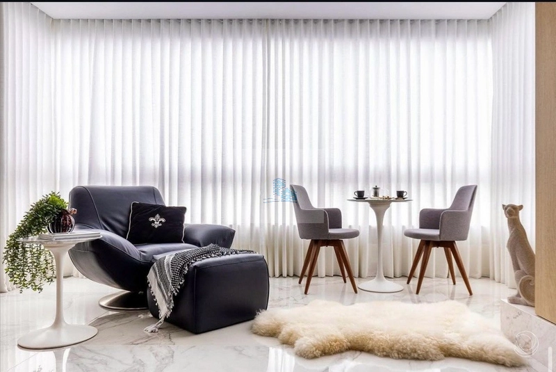 Apartamento de 244m² com 3 suítes no Centro: 3ª foto da galeria de imagens do imóvel