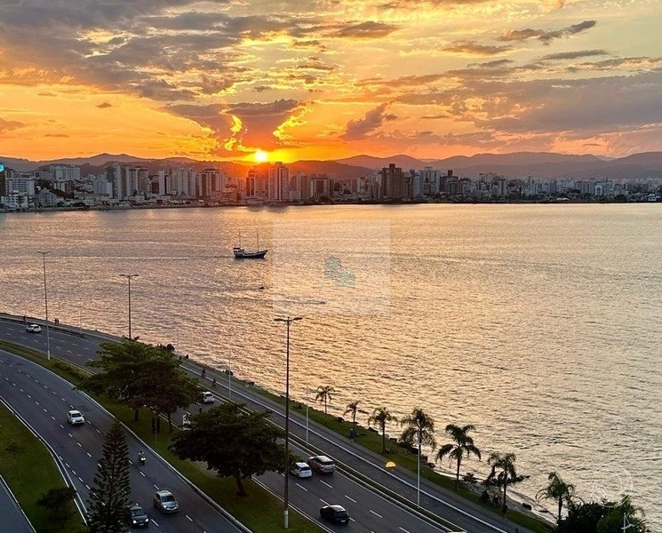 Apartamento de 244m² com 3 suítes no Centro: 27ª foto da galeria de imagens do imóvel