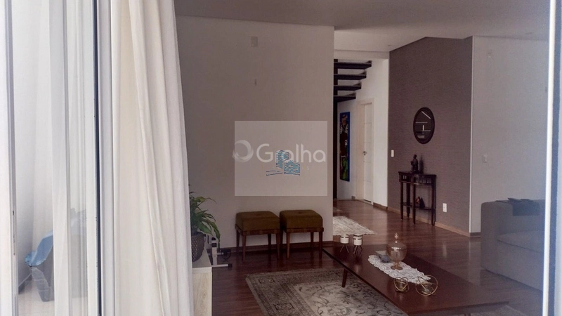 Casa de alto padrão com 3 suítes na Lagoa da Conceição, Florianópolis: 2ª foto da galeria de imagens do imóvel