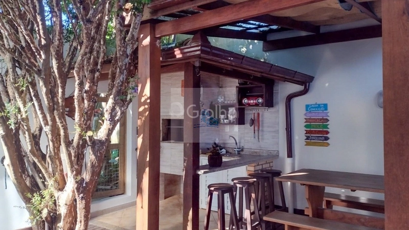 Casa de alto padrão com 3 suítes na Lagoa da Conceição, Florianópolis: 8ª foto da galeria de imagens do imóvel