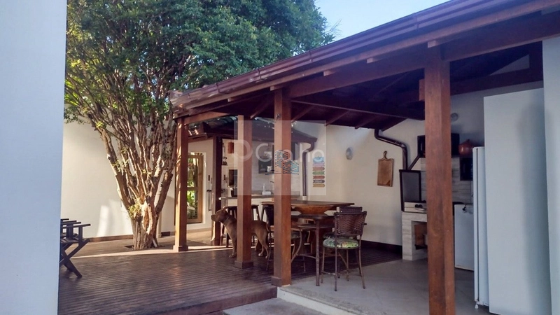 Casa de alto padrão com 3 suítes na Lagoa da Conceição, Florianópolis: 9ª foto da galeria de imagens do imóvel