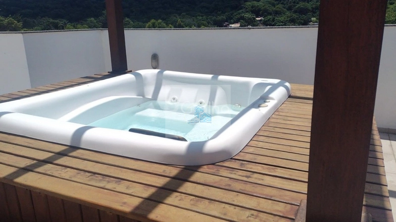 Casa de alto padrão com 3 suítes na Lagoa da Conceição, Florianópolis: 12ª foto da galeria de imagens do imóvel