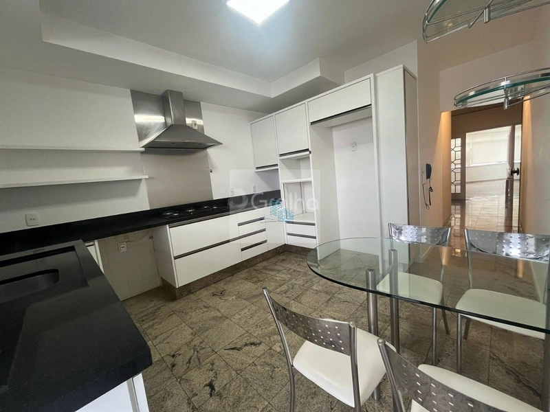 Apartamento de 263m² com 4 quartos sendo 2 suítes no Centro: 1ª foto da galeria de imagens do imóvel