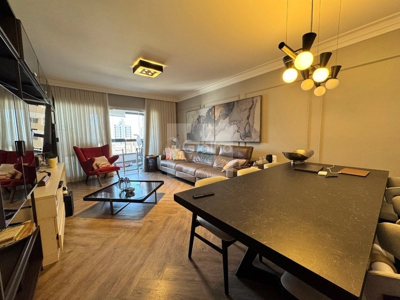 Apartamento de 137m² com 4 quartos sendo 2 suítes no Centro: 2ª foto da galeria de imagens do imóvel
