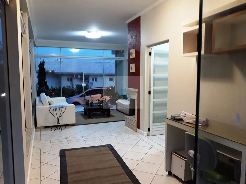 Casa Residencial de 3 dorms no bairro Praia Mole: 11ª foto da galeria de imagens do imóvel