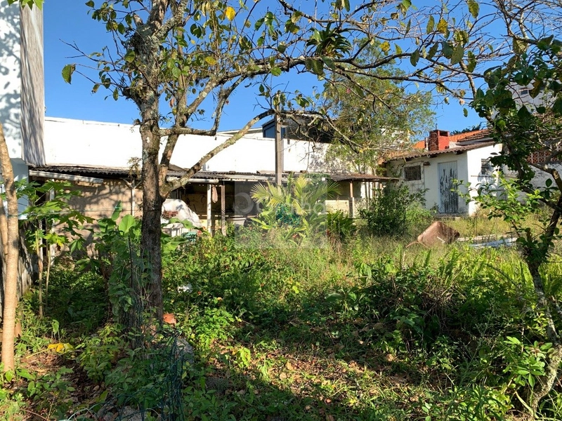 Terreno a venda na Trindade com 341m²: 3ª foto da galeria de imagens do imóvel