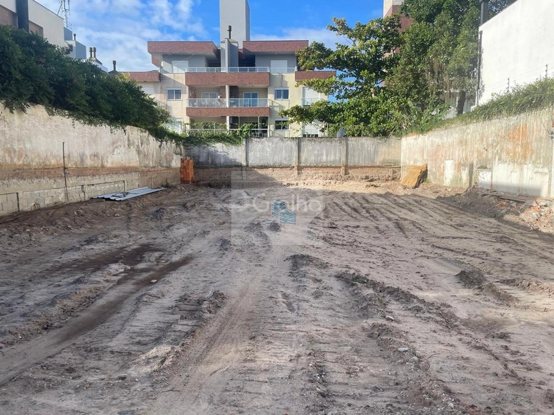 Terreno plano em condomínio fechado com 450m² Jurere: 1ª foto da galeria de imagens do imóvel