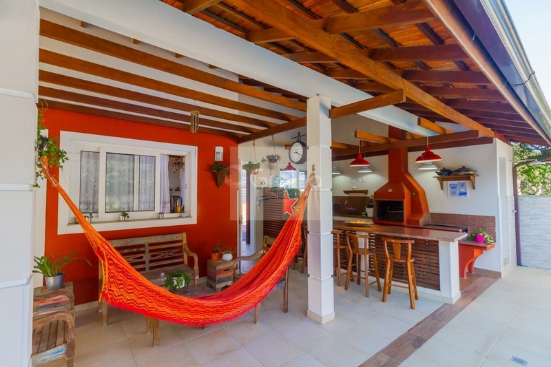 Casa de 278m² com 4 quartos sendo 1 suíte no Sambaqui: 29ª foto da galeria de imagens do imóvel