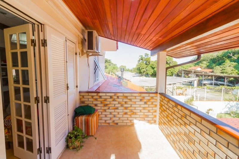 Casa de 278m² com 4 quartos sendo 1 suíte no Sambaqui: 22ª foto da galeria de imagens do imóvel