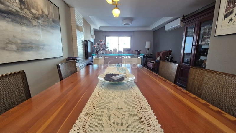 Apartamento de 246 m² privativos, localizado em andar alto, com vista: 6ª foto da galeria de imagens do imóvel