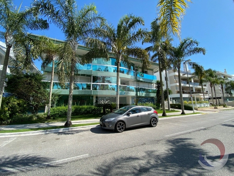 Duplex com 2 suítes e 92m² privativos em Jurerê Internacional: 24ª foto da galeria de imagens do imóvel