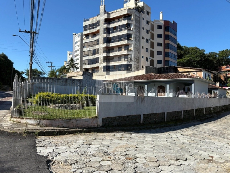 Terreno com 797m² no bairro João Paulo, Florianópolis: 2ª foto da galeria de imagens do imóvel