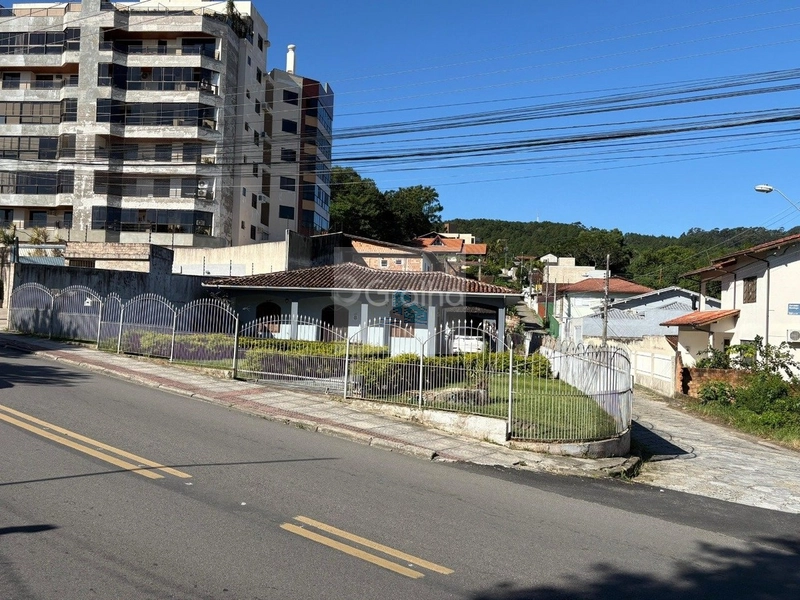 Terreno com 797m² no bairro João Paulo, Florianópolis: 4ª foto da galeria de imagens do imóvel