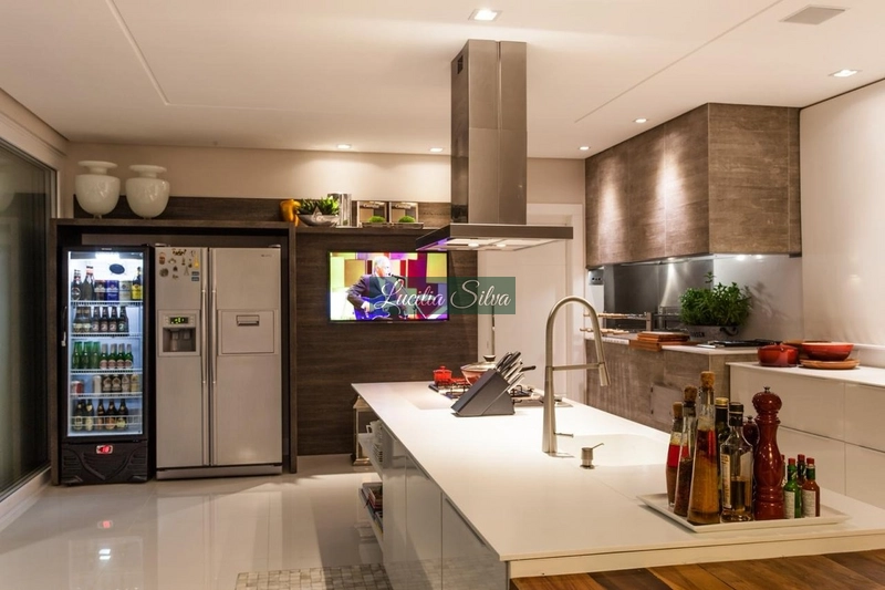 Casa residencial a venda , mobiliada e finamente decorada em Jurere: 3ª foto da galeria de imagens do imóvel