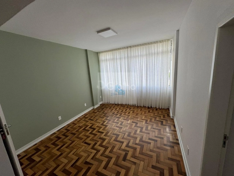 Apartamento com 2 quartos sendo 1 suíte no Centro de Florianópolis: 2ª foto da galeria de imagens do imóvel
