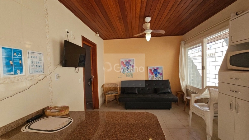 Casa de 433m² com 11 quartos sendo 1 suíte em Canasvieiras: 31ª foto da galeria de imagens do imóvel