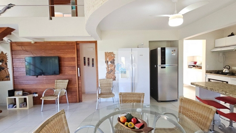 Casa de 433m² com 11 quartos sendo 1 suíte em Canasvieiras: 4ª foto da galeria de imagens do imóvel