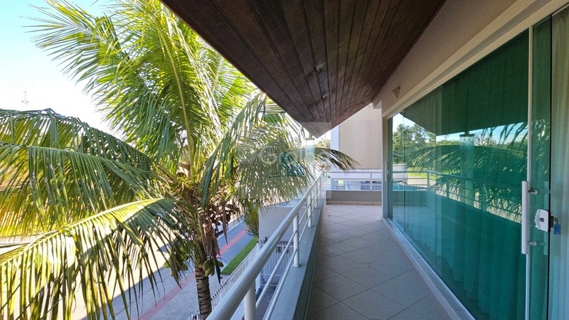 Casa de 433m² com 11 quartos sendo 1 suíte em Canasvieiras: 6ª foto da galeria de imagens do imóvel