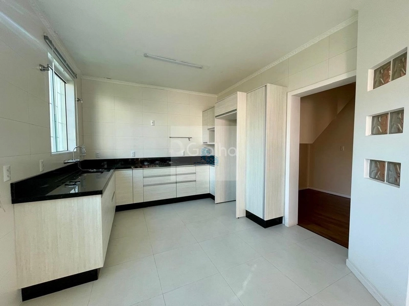 Casa residencial de 309m² com 4 quartos sendo 1 suíte Corrego Grande: 5ª foto da galeria de imagens do imóvel