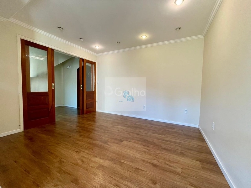 Casa residencial de 309m² com 4 quartos sendo 1 suíte Corrego Grande: 3ª foto da galeria de imagens do imóvel