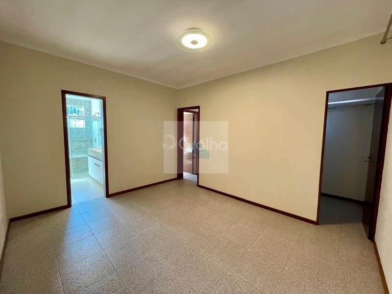 Casa residencial de 309m² com 4 quartos sendo 1 suíte Corrego Grande: 12ª foto da galeria de imagens do imóvel