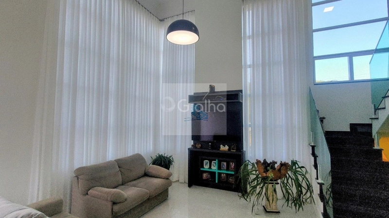 Casa de esquina com 552m² de terreno na Barra da Lagoa - ampla: 3ª foto da galeria de imagens do imóvel