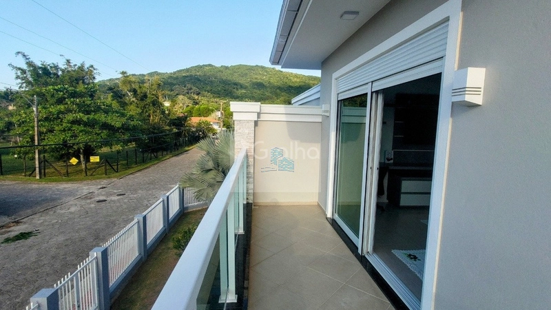 Casa de esquina com 552m² de terreno na Barra da Lagoa - ampla: 17ª foto da galeria de imagens do imóvel