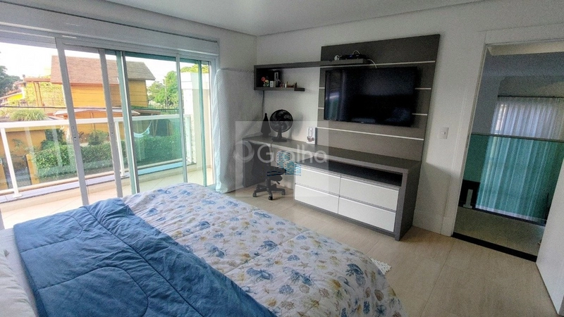Casa de esquina com 552m² de terreno na Barra da Lagoa - ampla: 13ª foto da galeria de imagens do imóvel