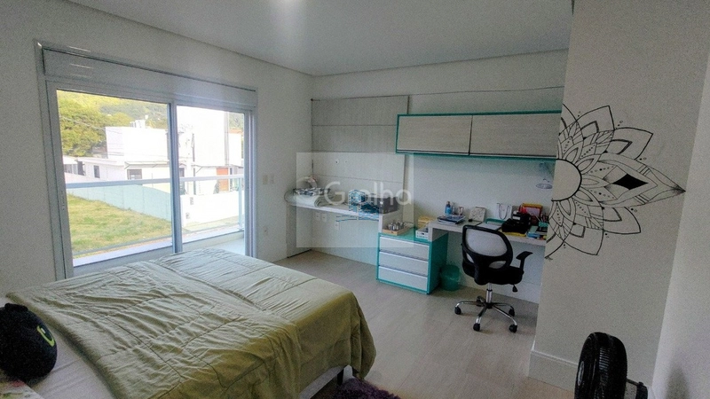 Casa de esquina com 552m² de terreno na Barra da Lagoa - ampla: 18ª foto da galeria de imagens do imóvel