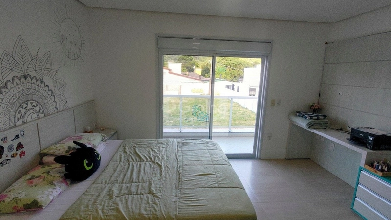Casa de esquina com 552m² de terreno na Barra da Lagoa - ampla: 20ª foto da galeria de imagens do imóvel