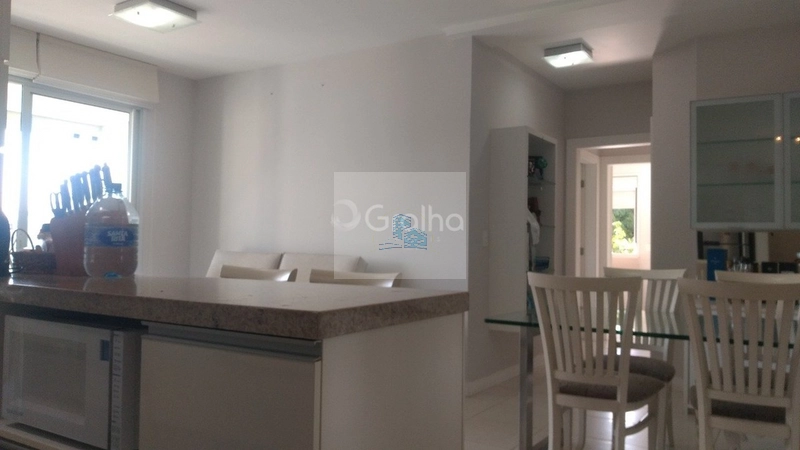 Apartamento de 90m² com 2 suites em Coqueiros: 3ª foto da galeria de imagens do imóvel