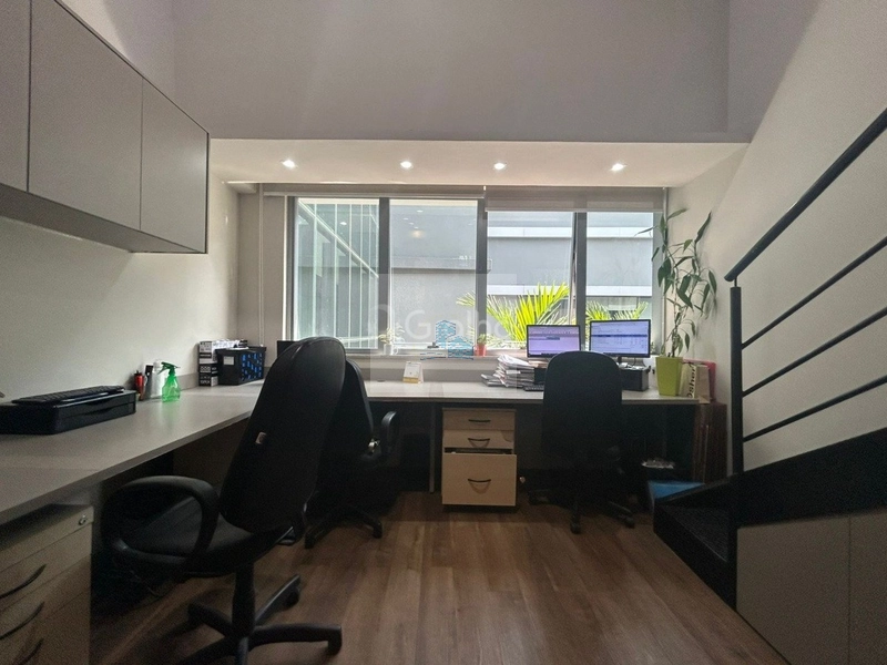Sala Comercial de 32m² em Saco Grande: 1ª foto da galeria de imagens do imóvel