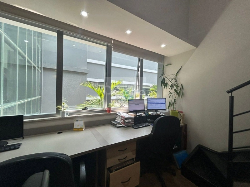 Sala Comercial de 32m² em Saco Grande: 2ª foto da galeria de imagens do imóvel