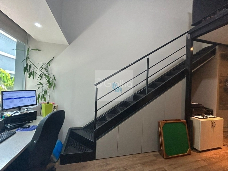 Sala Comercial de 32m² em Saco Grande: 5ª foto da galeria de imagens do imóvel