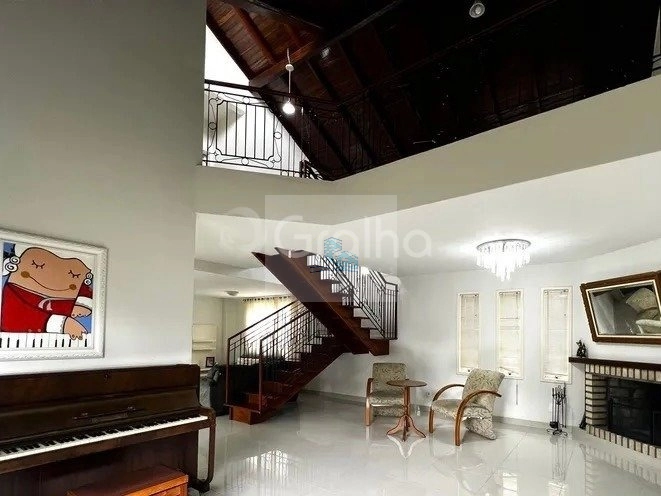 Casa de 276m² com 6 quartos sendo 2 suítes em Santa Mônica: 2ª foto da galeria de imagens do imóvel