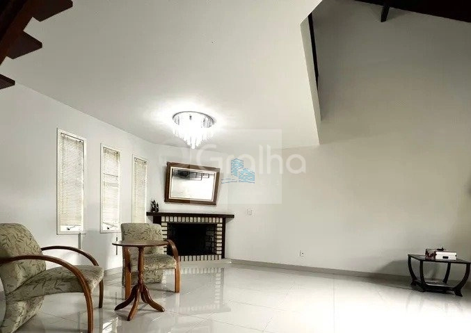 Casa de 276m² com 6 quartos sendo 2 suítes em Santa Mônica: 5ª foto da galeria de imagens do imóvel