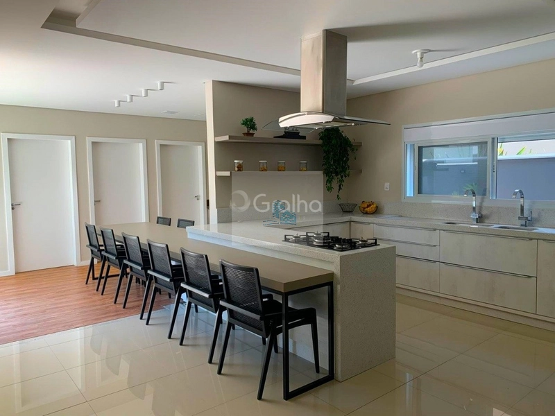 Casa residencial em condomínio fechado com 4 quartos, 3 suítes e 394m²: 1ª foto da galeria de imagens do imóvel