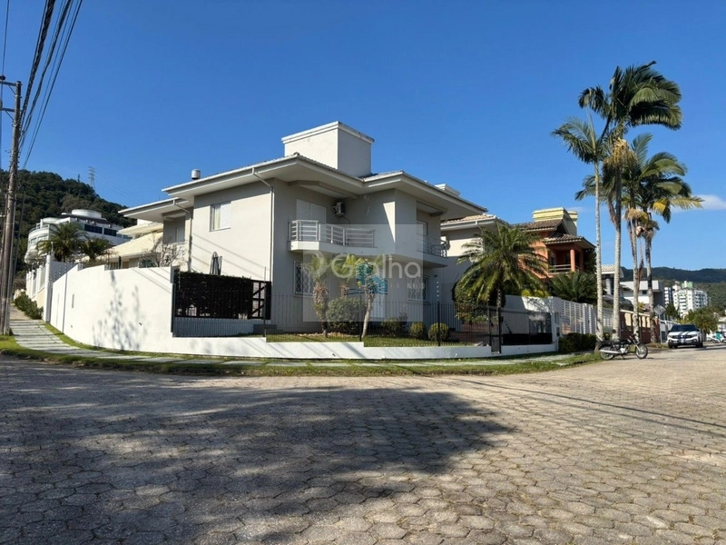 Casa residencial de 260 m² com 3 quartos sendo 3 suítes: 15ª foto da galeria de imagens do imóvel